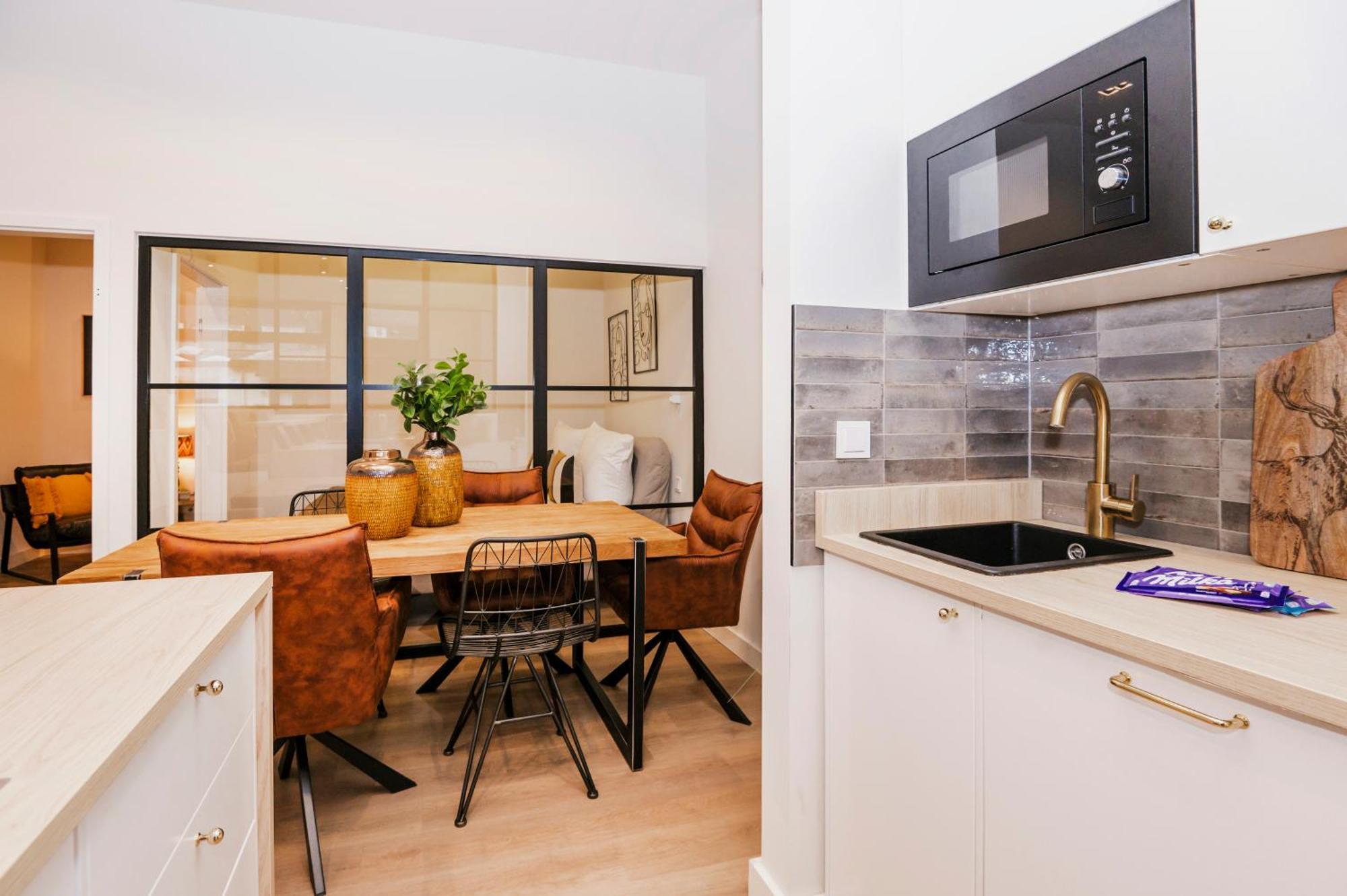 S331 - Luxurious Two Bedroom Duplex In Appartement Keulen